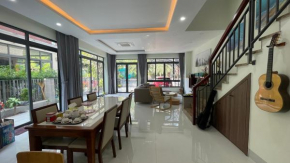 Fully equipped 4-bedroom, 3-storey house